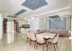 Villa mit 5+1 Grundriss in der Wohngegend Güzeloba - Antalya 