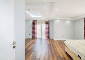 Villa mit 5+1 Grundriss in der Wohngegend Güzeloba - Antalya 