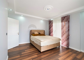 Villa mit 5+1 Grundriss in der Wohngegend Güzeloba - Antalya 