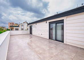 Villa mit 5+1 Grundriss in der Wohngegend Güzeloba - Antalya 