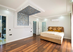 Villa mit 5+1 Grundriss in der Wohngegend Güzeloba - Antalya 