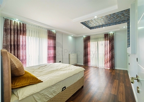 Villa mit 5+1 Grundriss in der Wohngegend Güzeloba - Antalya 