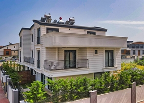 Villa mit 5+1 Grundriss in der Wohngegend Güzeloba - Antalya 