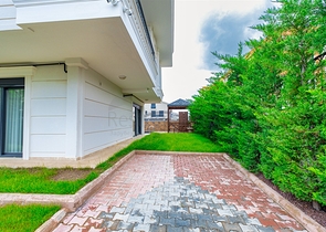 Villa mit 5+1 Grundriss in der Wohngegend Güzeloba - Antalya 