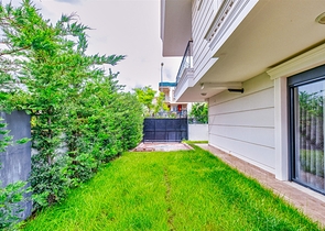 Villa mit 5+1 Grundriss in der Wohngegend Güzeloba - Antalya 