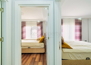 Villa mit 5+1 Grundriss in der Wohngegend Güzeloba - Antalya 