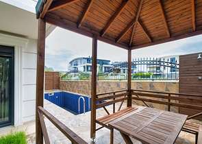 Villa mit 5+1 Grundriss in der Wohngegend Güzeloba - Antalya 