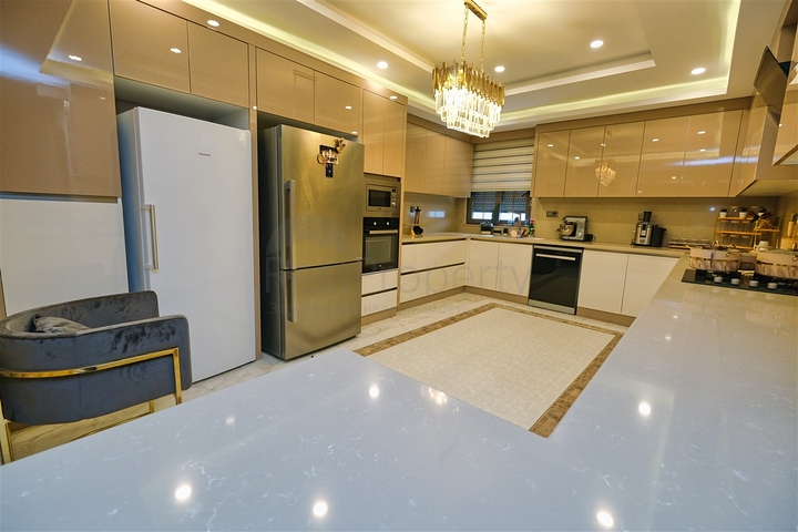 Villa mit 3+2 Grundrissen im Stadtteil Kemer - Antalya 