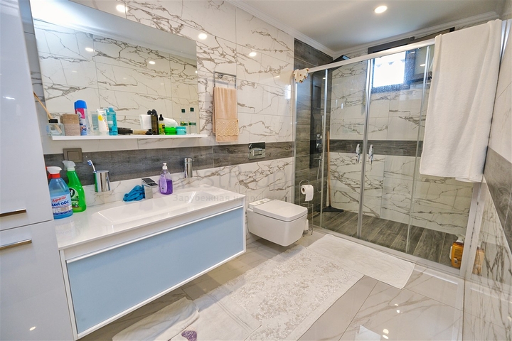 Villa mit 3+2 Grundrissen im Stadtteil Kemer - Antalya 