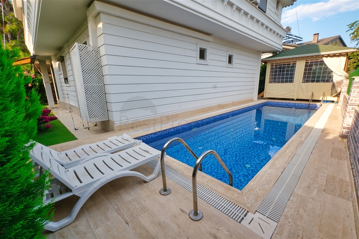 Villa mit 3+2 Grundrissen im Stadtteil Kemer - Antalya 