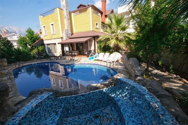 Villa mit 6+1 Grundriss in Kemer - Antalya  Villa mit 6+1 Grundriss in Kemer - Antalya