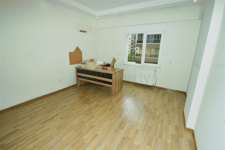 Wohnung mit 4+1 Grundriss im Wohnbezirk Siteler - Antalya 