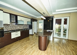 Wohnung mit 4+1 Grundriss im Wohnbezirk Siteler - Antalya 