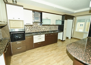 Wohnung mit 4+1 Grundriss im Wohnbezirk Siteler - Antalya 