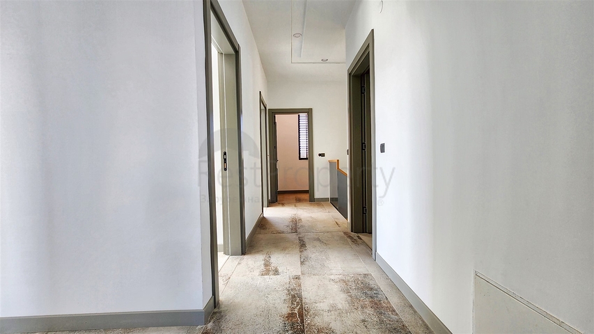 4+1-Villa in der Region Doshemealty - Antalya 