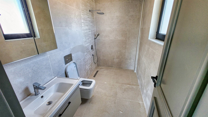 4+1-Villa in der Region Doshemealty - Antalya 