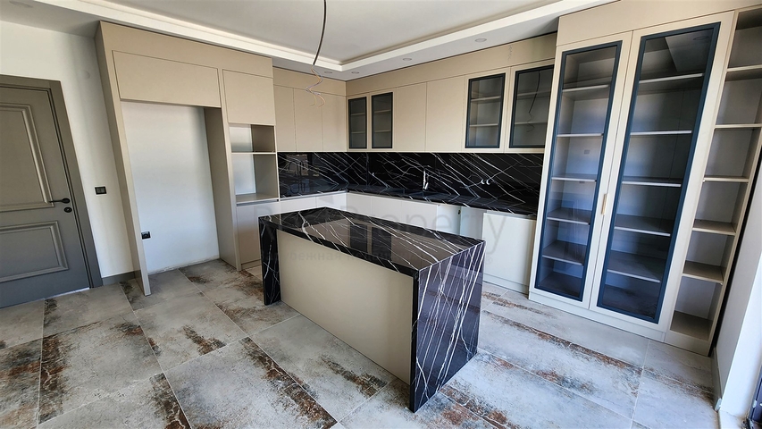 4+1-Villa in der Region Doshemealty - Antalya 