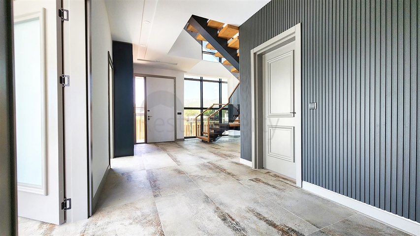 4+1-Villa in der Region Doshemealty - Antalya 