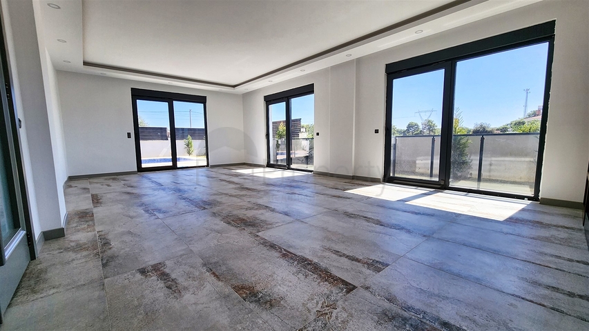 4+1-Villa in der Region Doshemealty - Antalya 