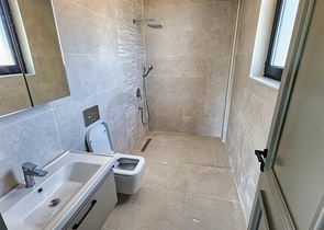 4+1-Villa in der Region Doshemealty - Antalya 