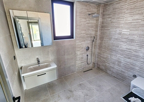 4+1-Villa in der Region Doshemealty - Antalya 