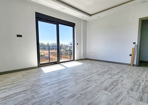 4+1-Villa in der Region Doshemealty - Antalya 