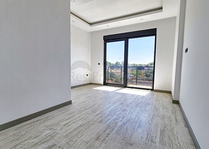 4+1-Villa in der Region Doshemealty - Antalya 