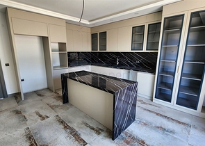 4+1-Villa in der Region Doshemealty - Antalya 