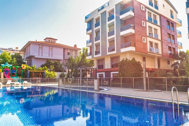 4+1 Duplex-Wohnung in der Wohngegend Zumryut - Antalya 