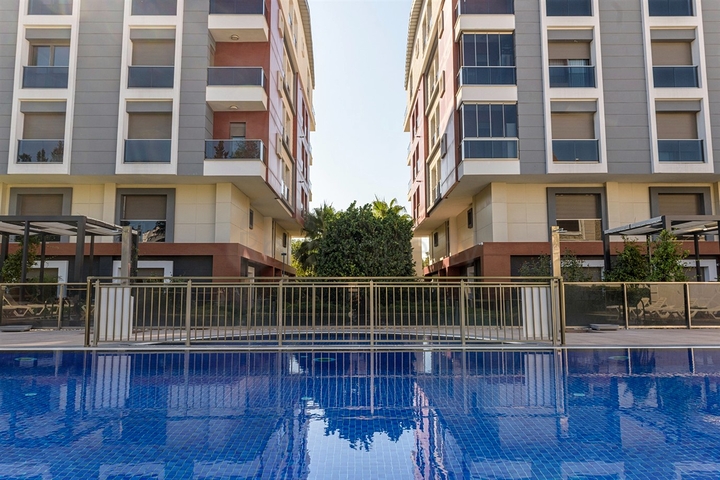 4+1 Duplex-Wohnung in der Wohngegend Zumryut - Antalya 
