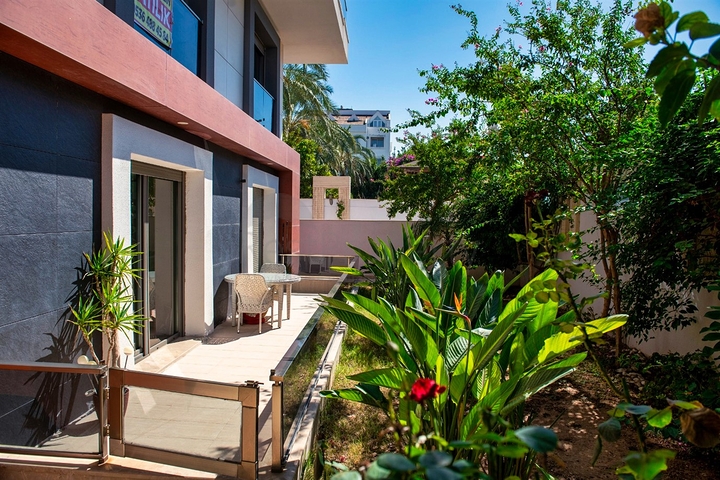 4+1 Duplex-Wohnung in der Wohngegend Zumryut - Antalya 