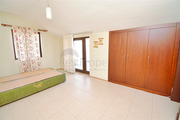 Wohnung mit 4+1 Grundriss in der Wohngegend Uluc - Antalya 