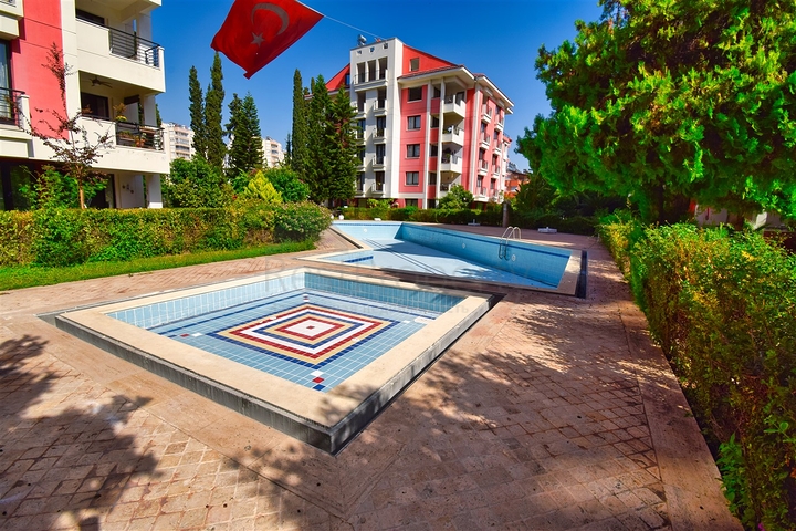 Wohnung mit 4+1 Grundriss in der Wohngegend Uluc - Antalya 