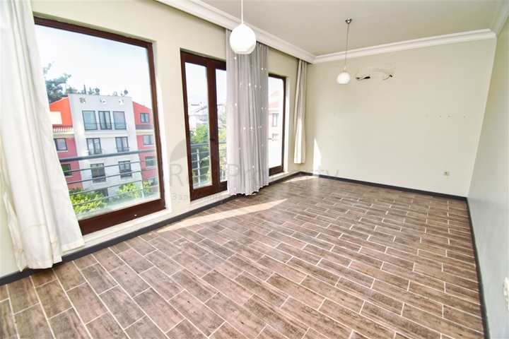 Wohnung mit 4+1 Grundriss in der Wohngegend Uluc - Antalya 