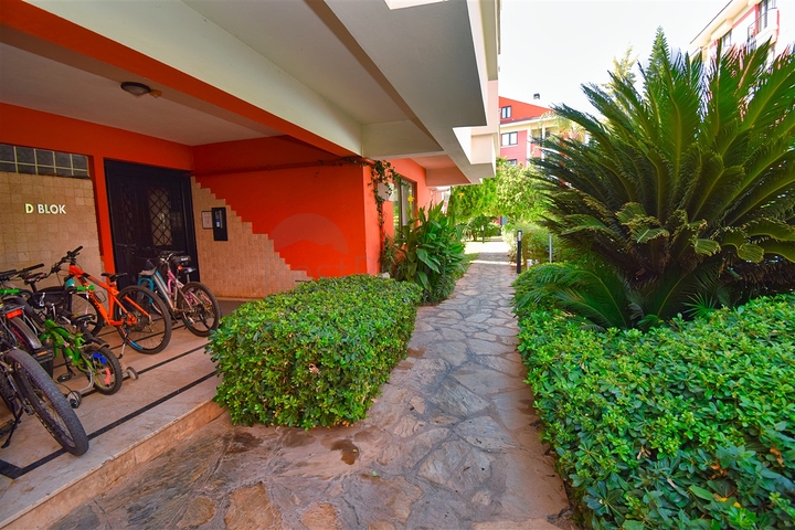 Wohnung mit 4+1 Grundriss in der Wohngegend Uluc - Antalya 