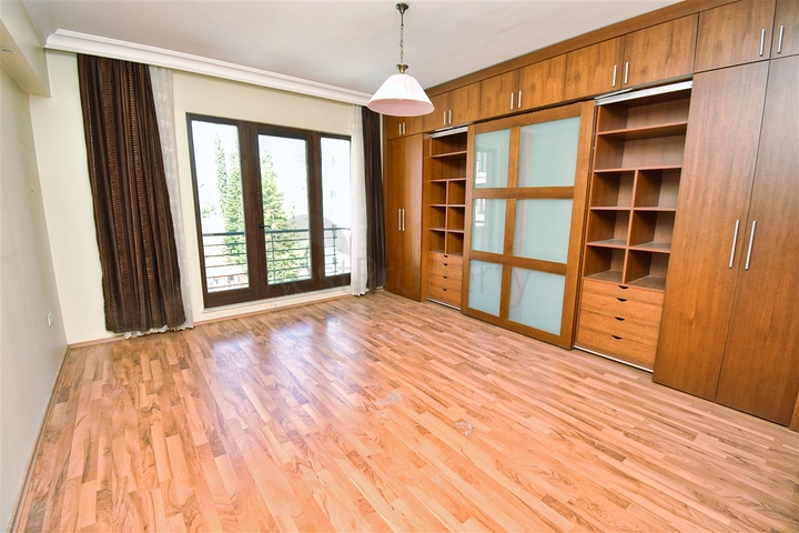 Wohnung mit 4+1 Grundriss in der Wohngegend Uluc - Antalya 