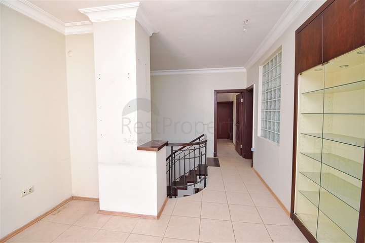 Wohnung mit 4+1 Grundriss in der Wohngegend Uluc - Antalya 