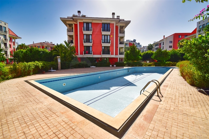 Wohnung mit 4+1 Grundriss in der Wohngegend Uluc - Antalya 