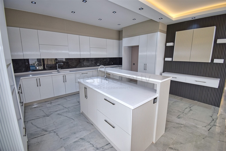 Villa mit 5+1 Grundrissen in der Region Doshemealty - Antalya 