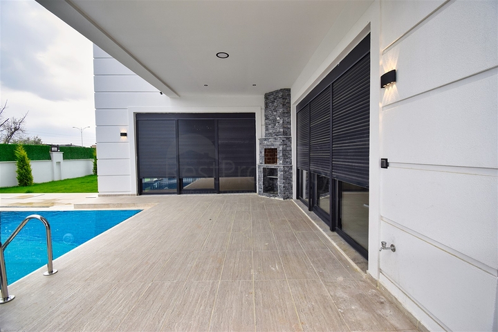 Villa mit 5+1 Grundrissen in der Region Doshemealty - Antalya 