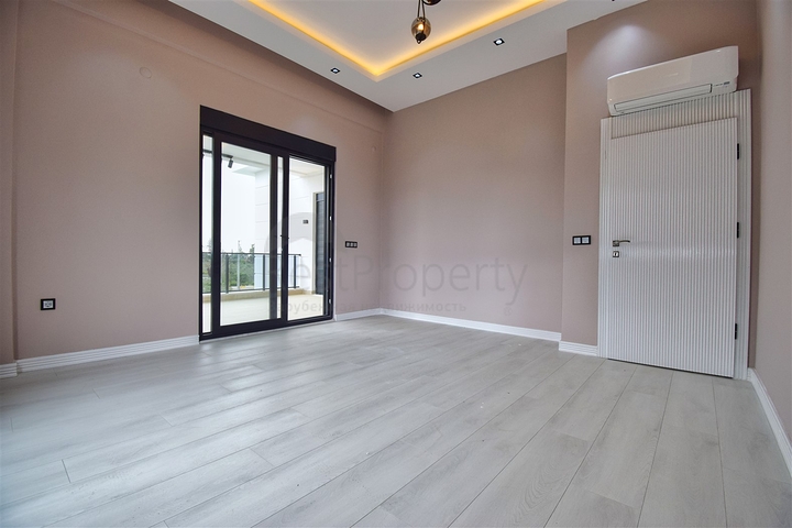 Villa mit 5+1 Grundrissen in der Region Doshemealty - Antalya 