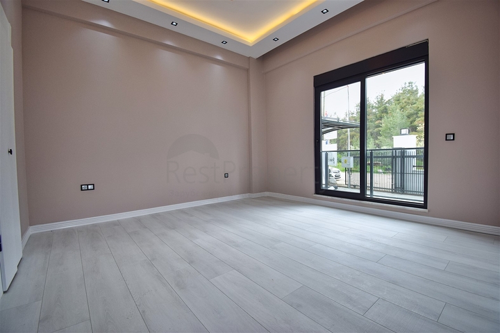 Villa mit 5+1 Grundrissen in der Region Doshemealty - Antalya 