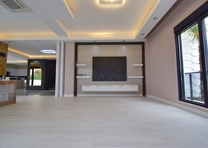 Villa mit 5+1 Grundrissen in der Region Doshemealty - Antalya 