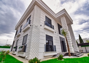 Villa mit 5+1 Grundrissen in der Region Doshemealty - Antalya 