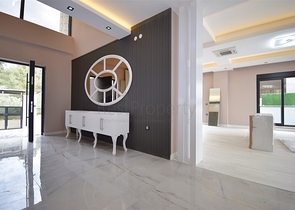 Villa mit 5+1 Grundrissen in der Region Doshemealty - Antalya 
