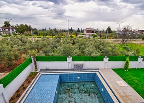 Villa mit 5+1 Grundrissen in der Region Doshemealty - Antalya 