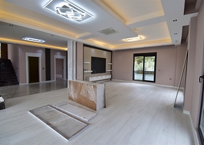 Villa mit 5+1 Grundrissen in der Region Doshemealty - Antalya 