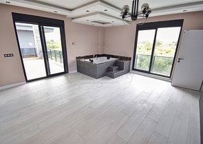 Villa mit 5+1 Grundrissen in der Region Doshemealty - Antalya 