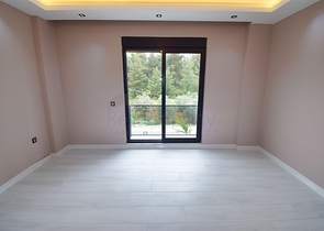 Villa mit 5+1 Grundrissen in der Region Doshemealty - Antalya 