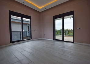 Villa mit 5+1 Grundrissen in der Region Doshemealty - Antalya 